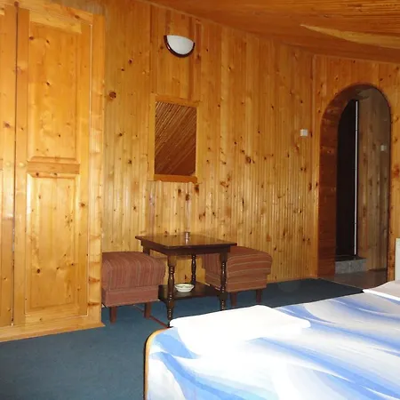 Guest house Lefterovi 2*
